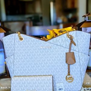 Michael kors purse and wallet